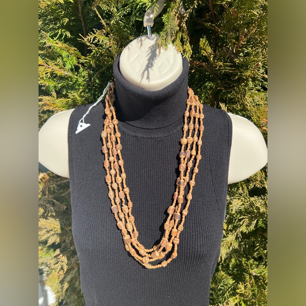 Vintage wooden necklace 13 inches